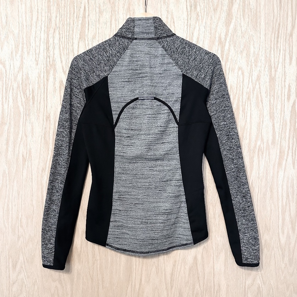 Athleta Women’s Running Wild Half Zip Long Sleeve Pullover Jacket Gray Black - Picture 7 of 9